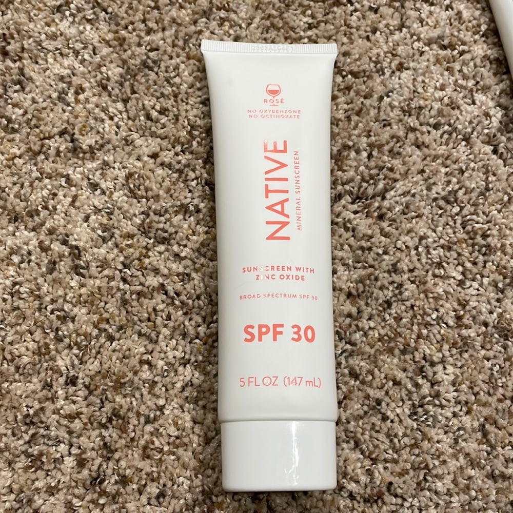 Native Mineral Sunscreen W/ Zinc Oxide SPF 30 Rose 5 Fl Oz, 11/24 SEALED/NEW!